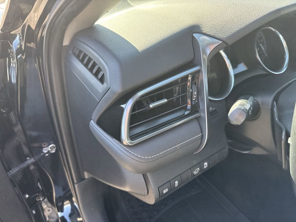 Used 2020 Toyota Camry SE image 24