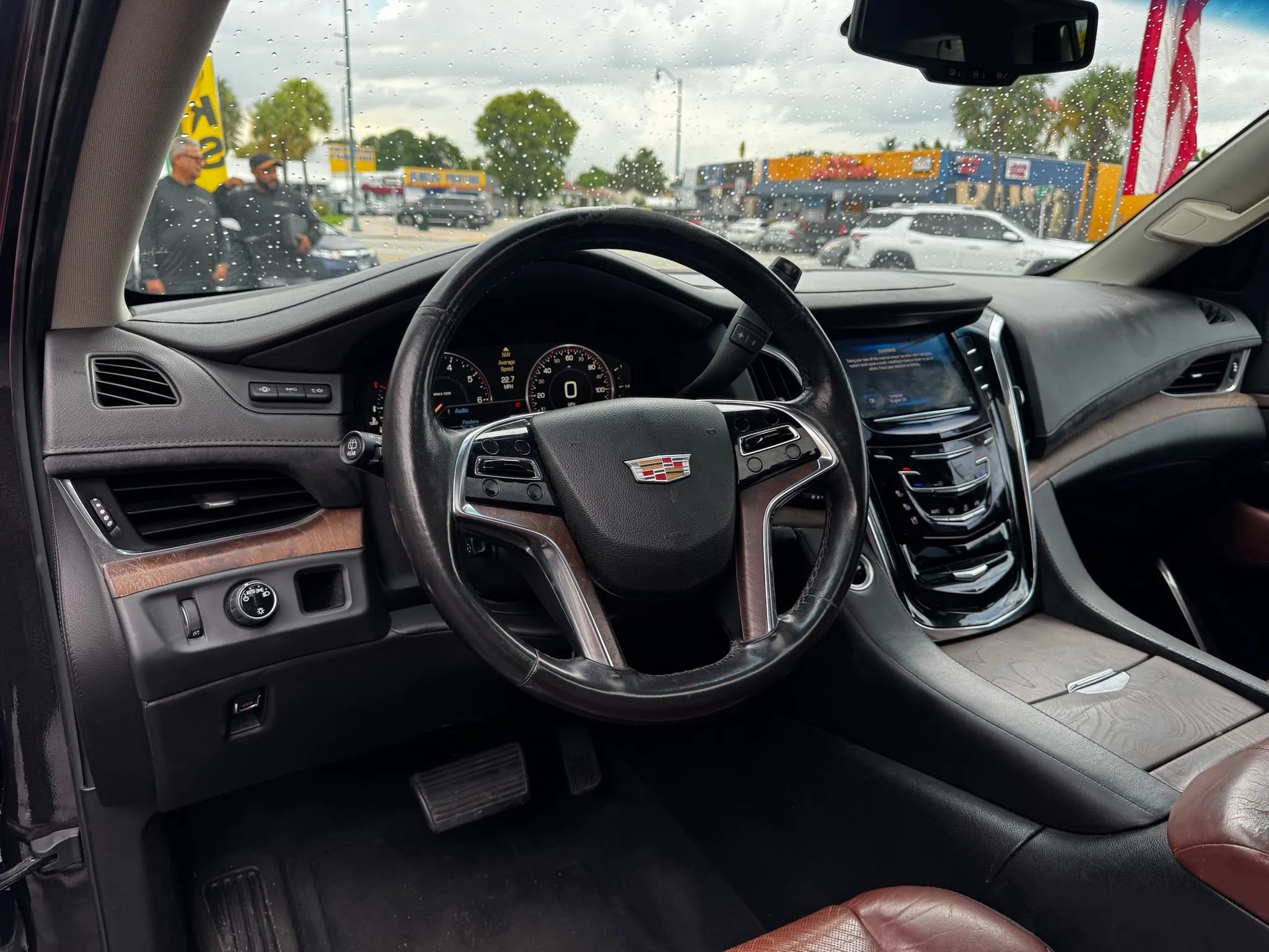 Used 2015 Cadillac Escalade Premium RWD image 16