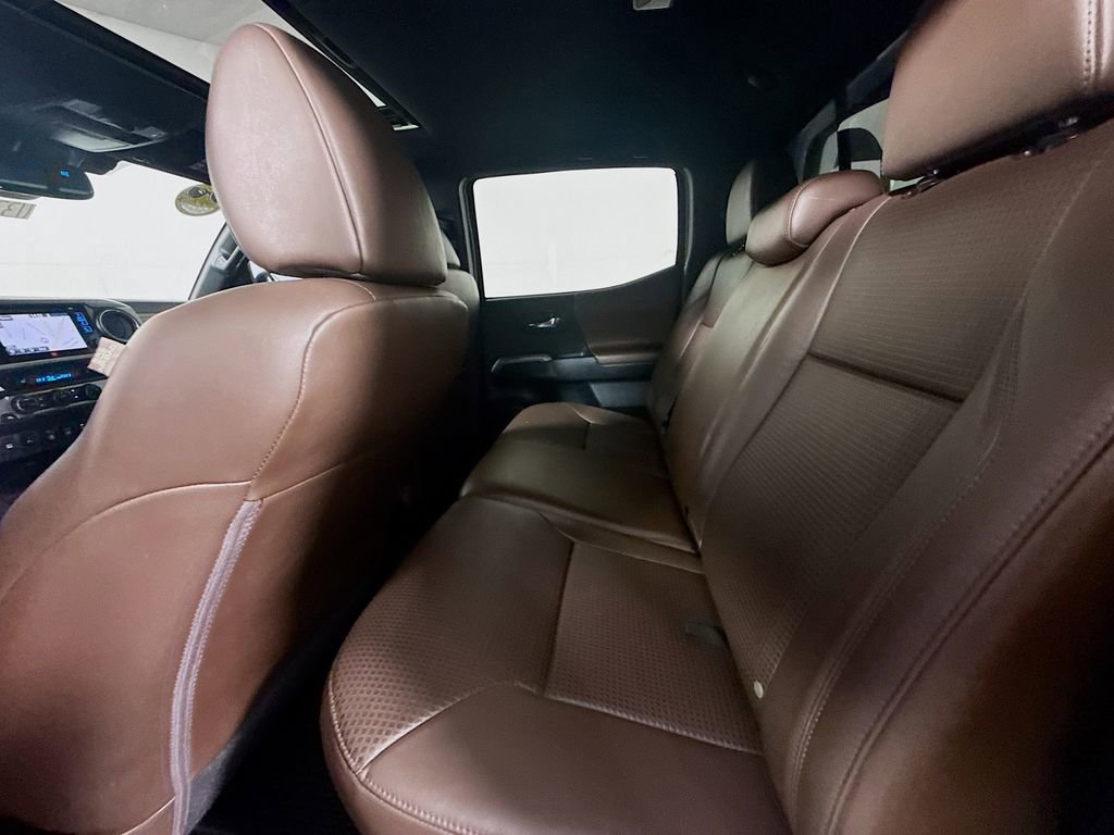 Used 2018 Toyota Tacoma Limited image 24
