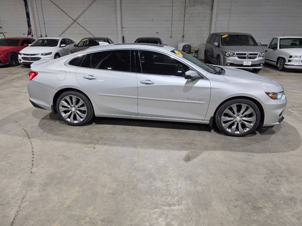 Used 2017 Chevrolet Malibu Premier w/ Premier Sun and Wheel Package FWD image 15