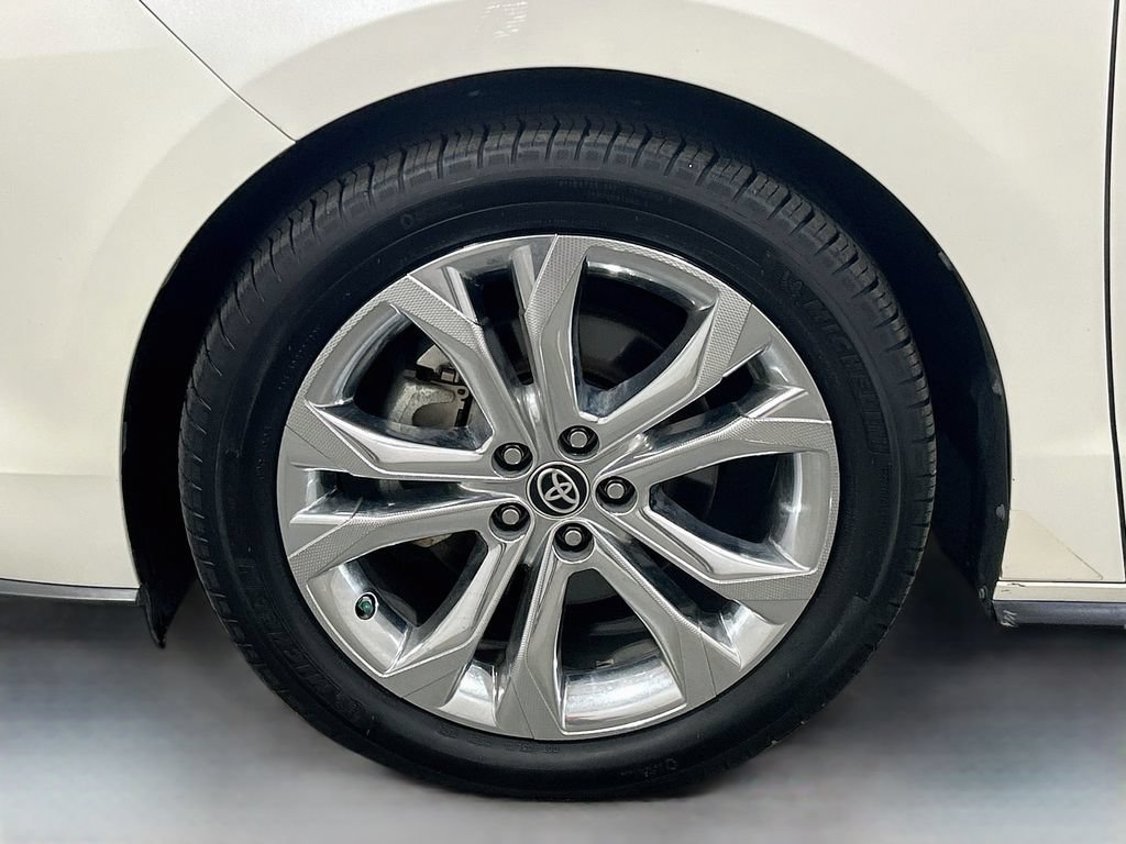 Used 2021 Toyota Sienna Platinum FWD image 33