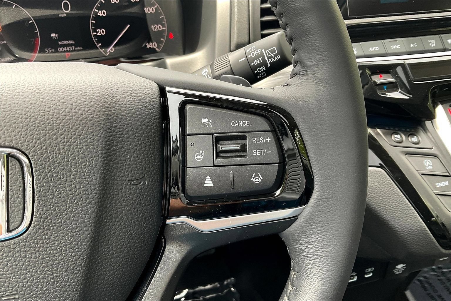 Used 2026 Honda Odyssey Elite image 12