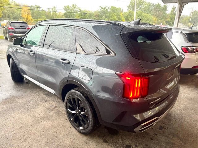 Used 2023 Kia Sorento SX image 3