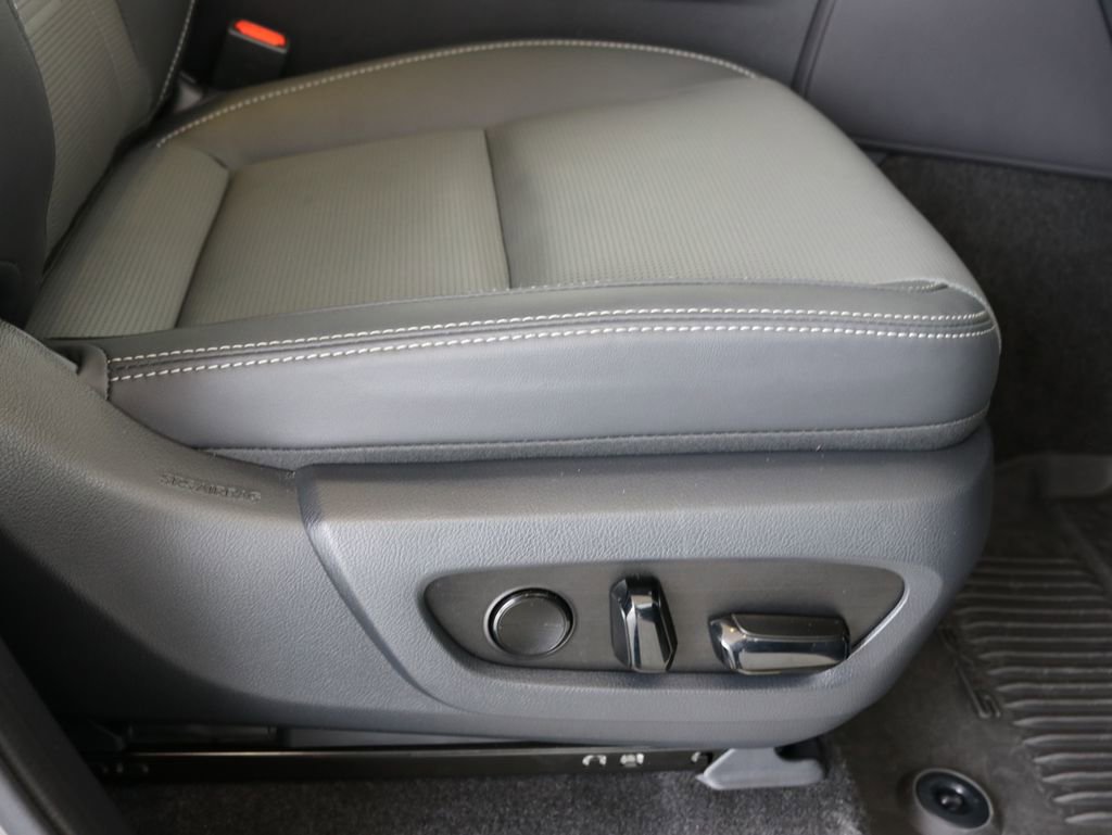 Used 2024 Lexus GX 550 w/ Accessory Package (Z1) image 41