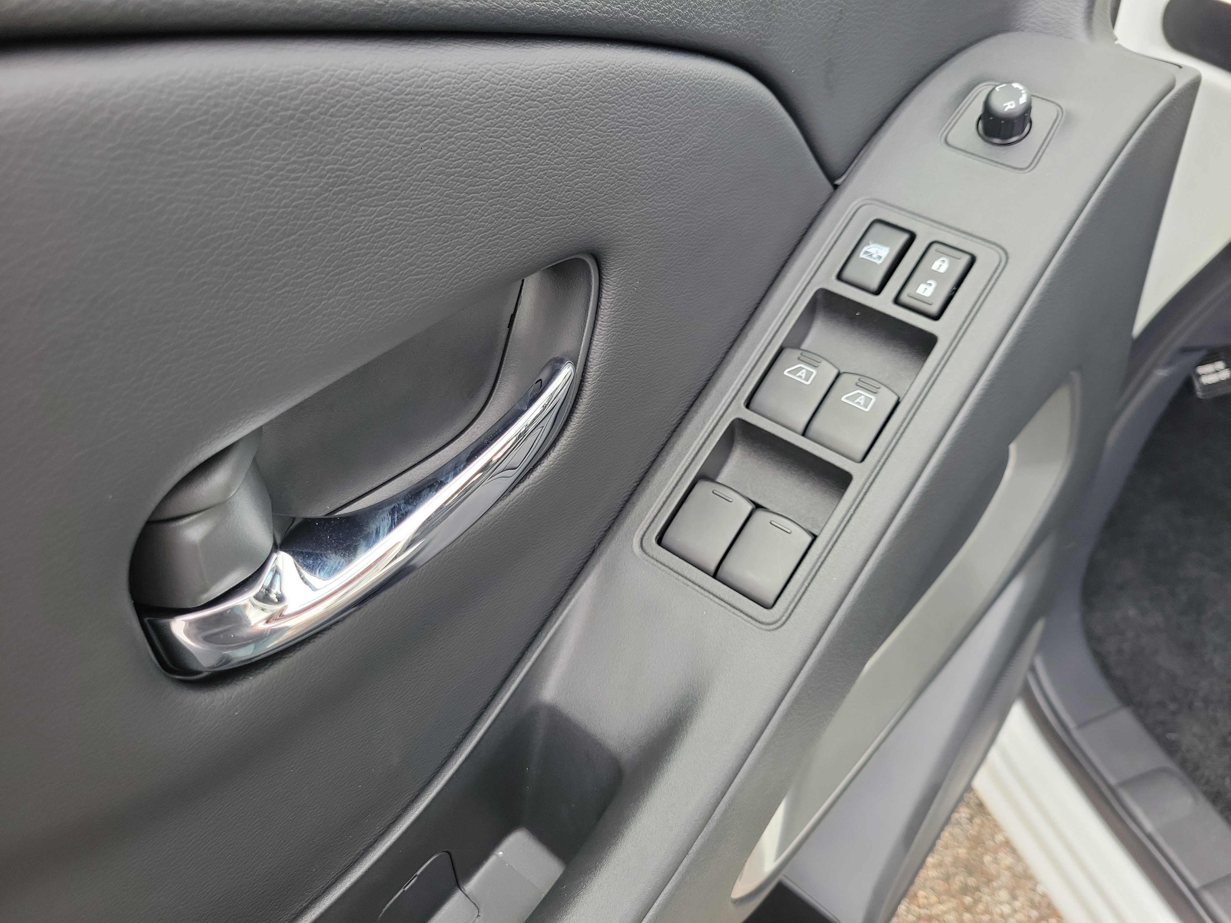 New 2026 Nissan Frontier SV image 14