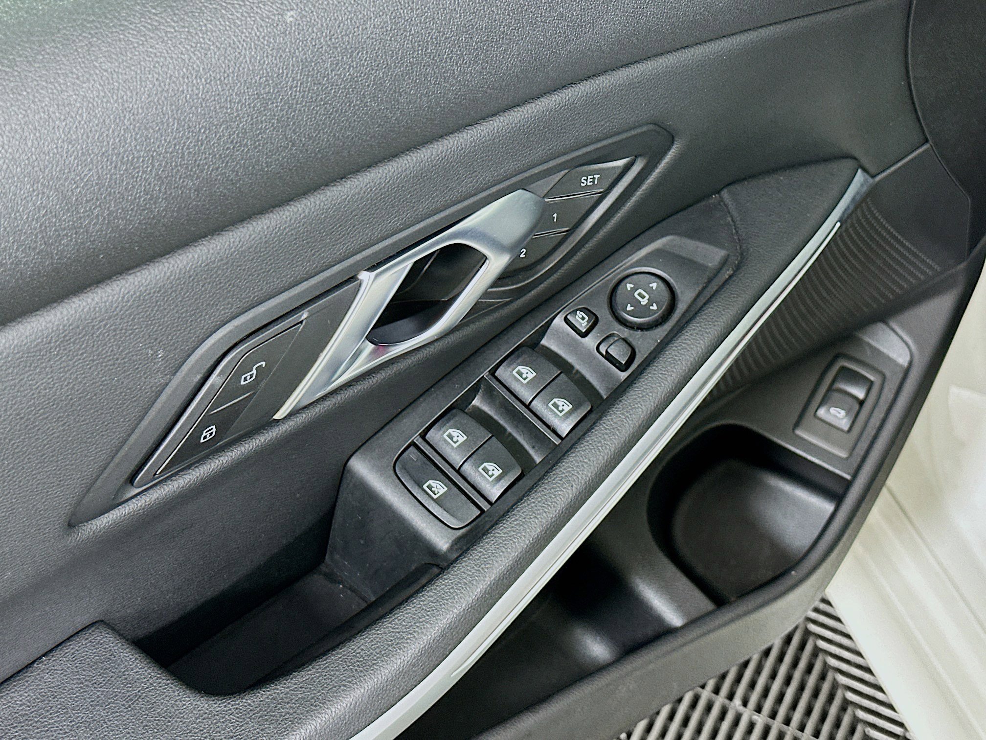 Used 2025 BMW 330i Sedan RWD image 15