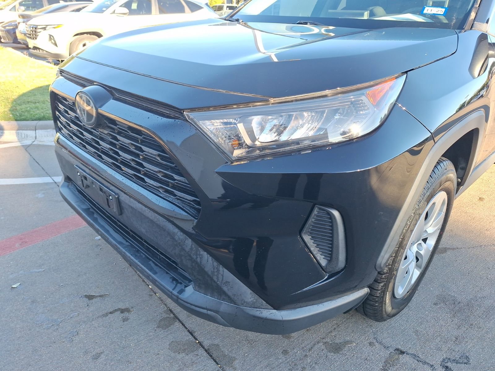 Used 2020 Toyota RAV4 LE image 10