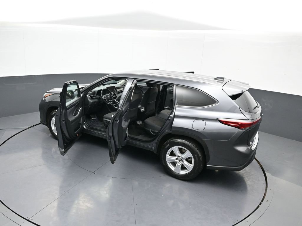 Certified 2023 Toyota Highlander L image 45
