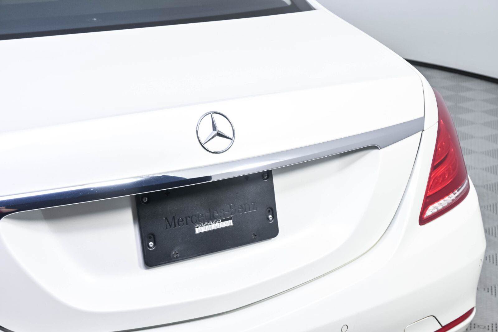 Used 2017 Mercedes-Benz S 550 Sedan w/ Premium Package image 37