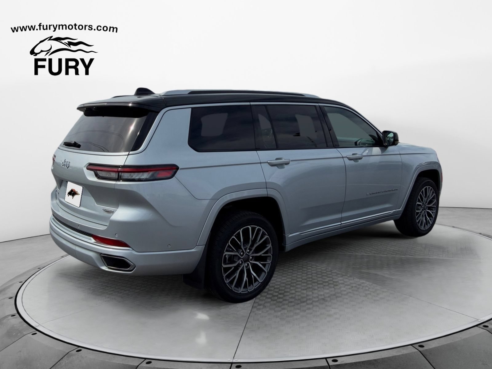 Used 2021 Jeep Grand Cherokee L Summit AWD/4WD image 4