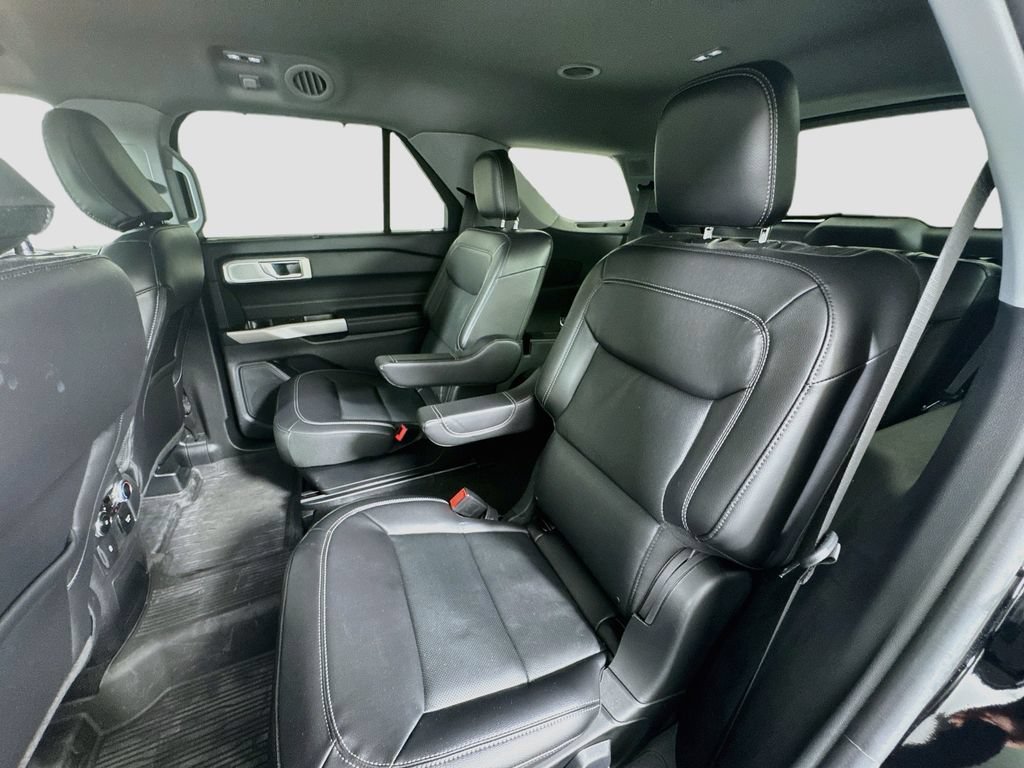 Used 2024 Ford Explorer Limited w/ Limited Technology Package RWD image 25