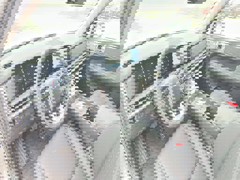 New 2025 Hyundai Santa Fe Limited image 13