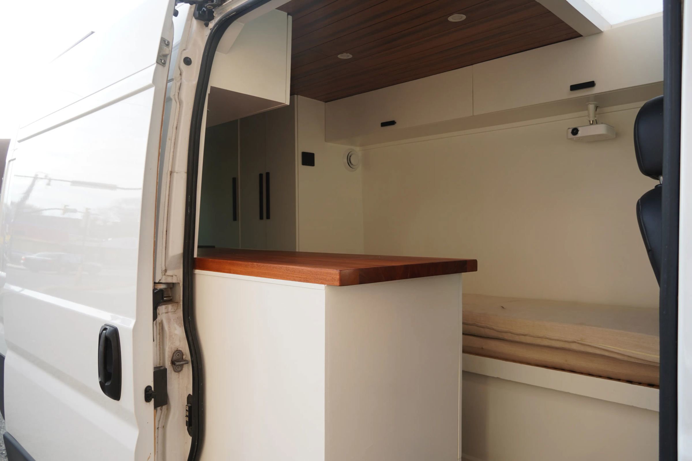Used 2019 RAM ProMaster 2500 FWD image 13