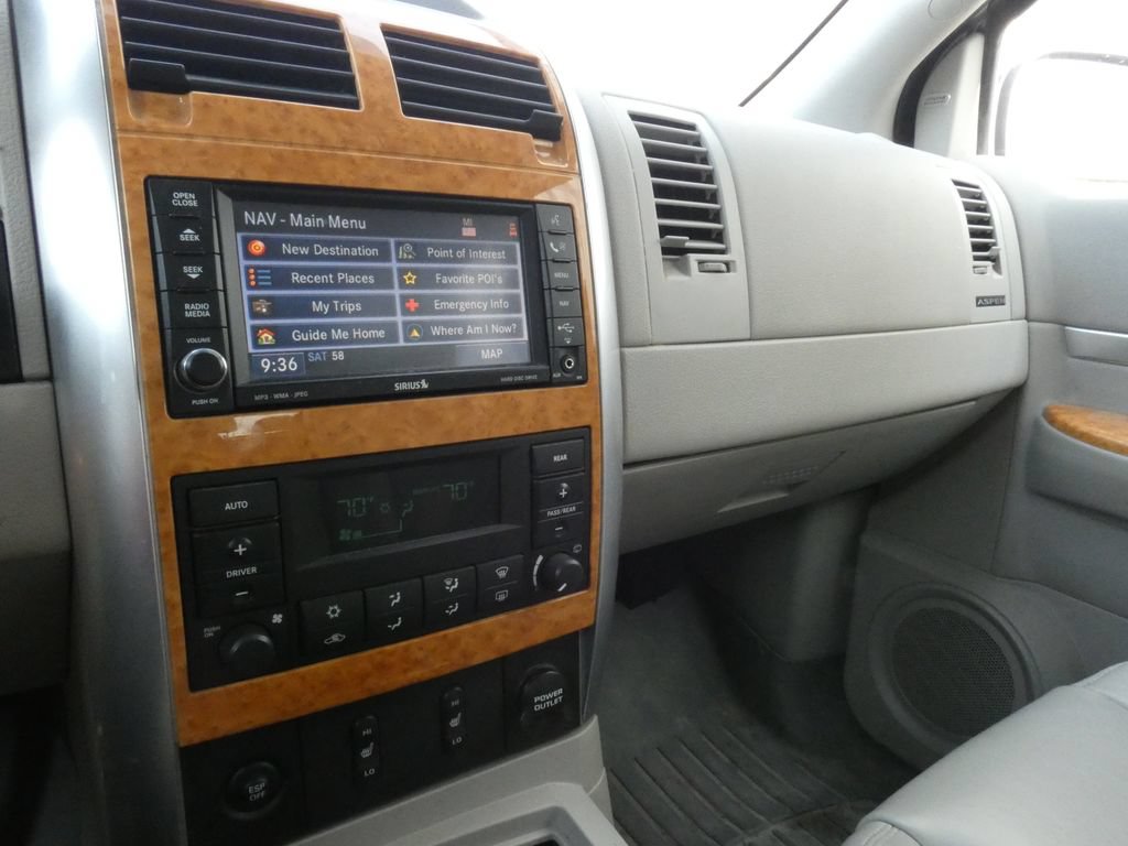 Used 2008 Chrysler Aspen Limited AWD/4WD image 28