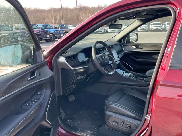 New 2026 Jeep Grand Cherokee Limited w/ Limited Altitude Package AWD/4WD image 14