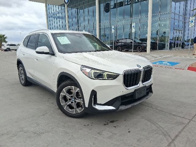Used 2023 BMW X1 xDrive28i AWD/4WD image 1