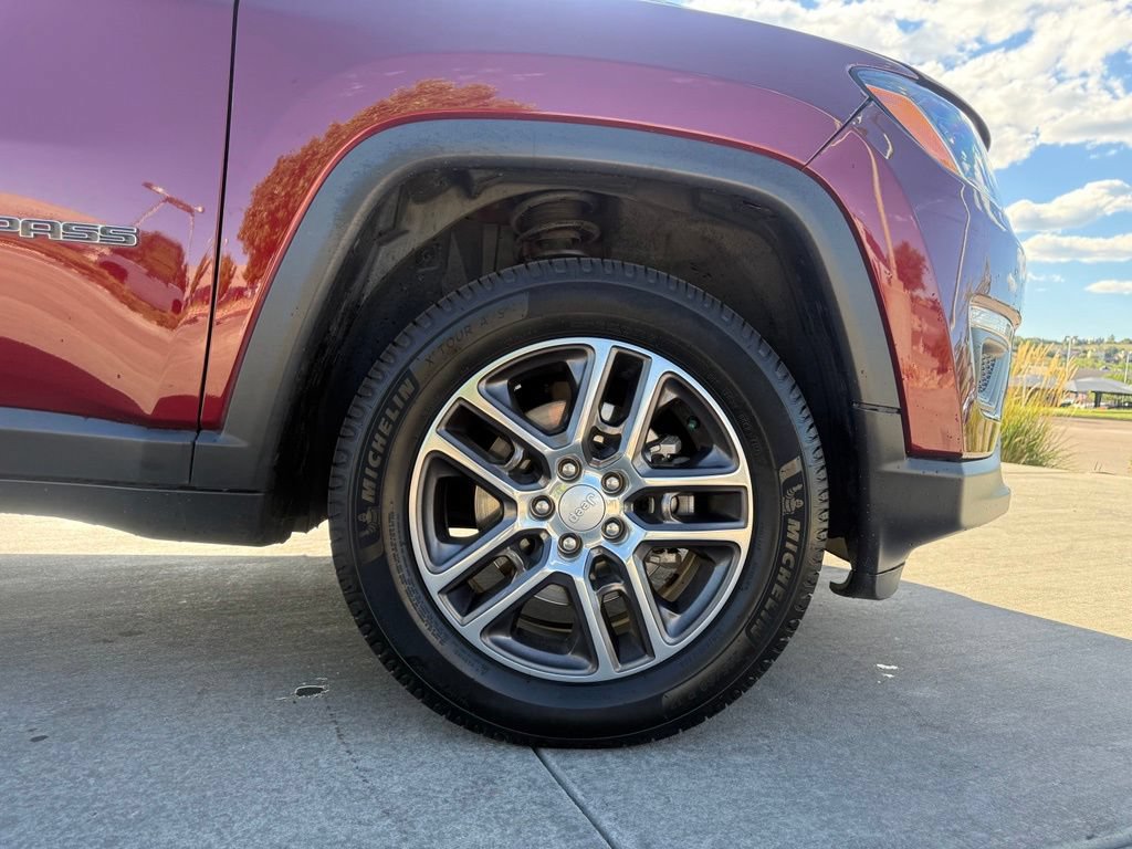 Used 2020 Jeep Compass Latitude AWD/4WD image 30