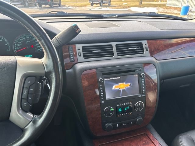 Used 2013 Chevrolet Avalanche LTZ image 18