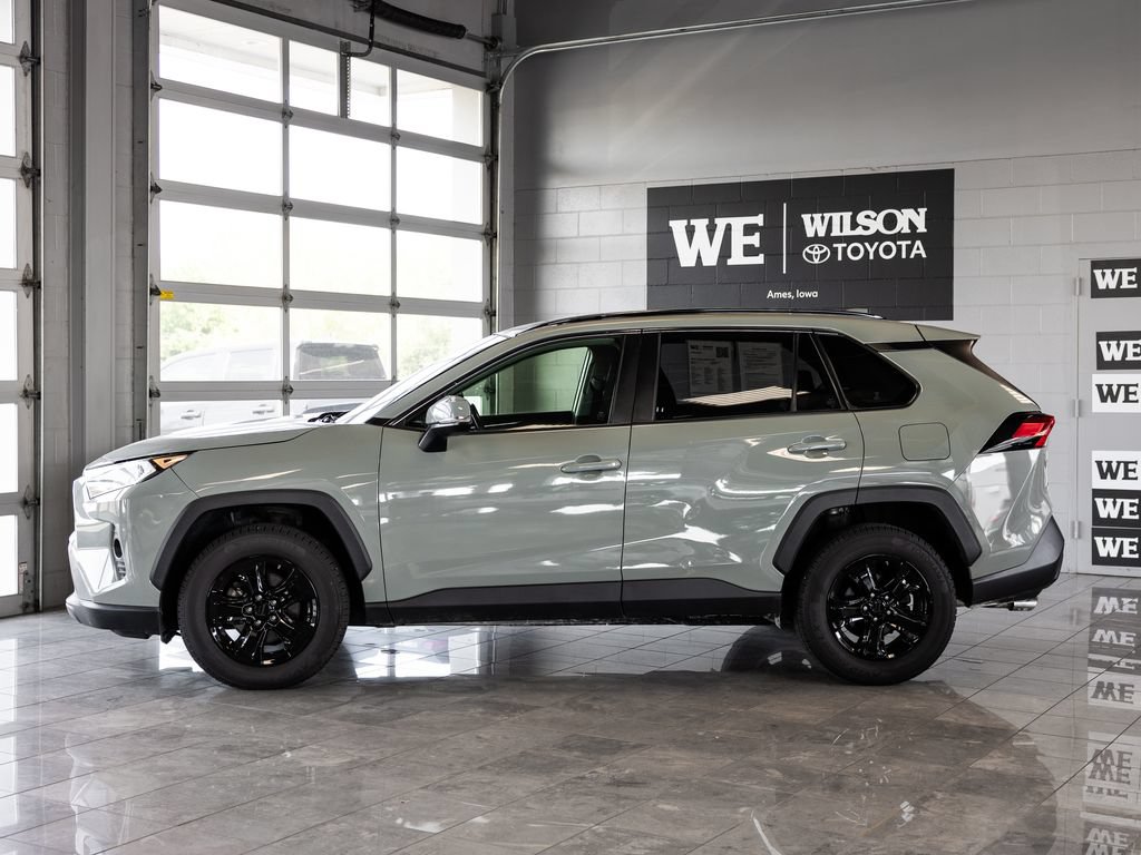 Used 2019 Toyota RAV4 XLE w/ Convenience Package AWD/4WD image 1