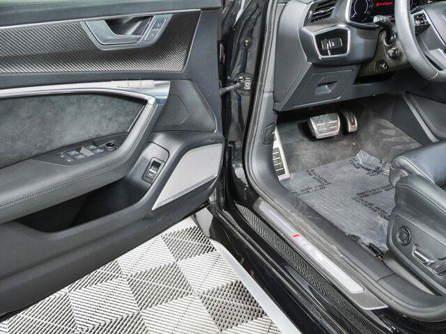 Used 2022 Audi RS 6 AWD/4WD image 8