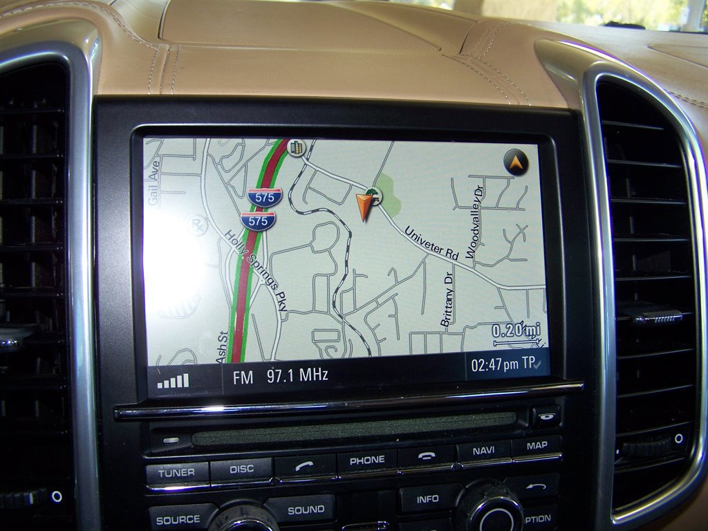 Used 2012 Porsche Cayenne S image 10