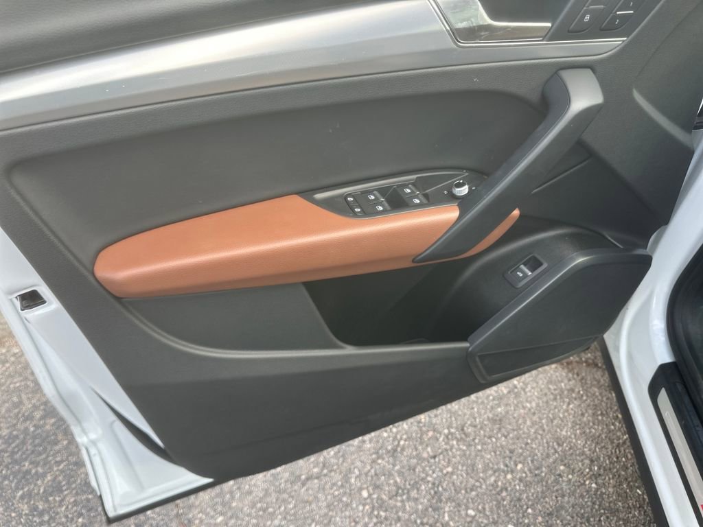 Used 2025 Audi Q5 2.0T Premium image 7