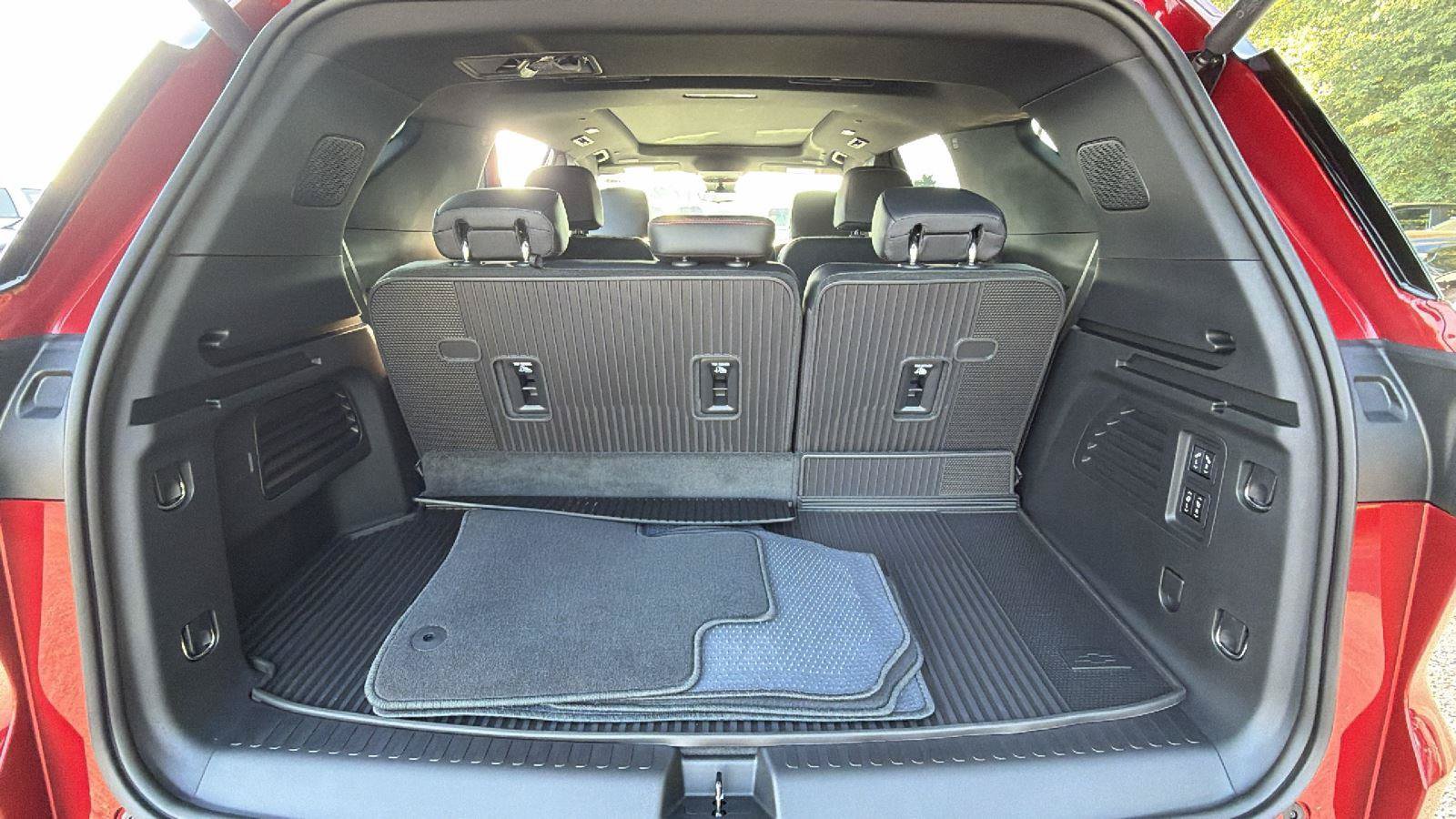 New 2026 Chevrolet Traverse RS w/ LPO, Floor Liner Package AWD/4WD image 14