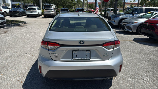 Used 2025 Toyota Corolla LE FWD image 6
