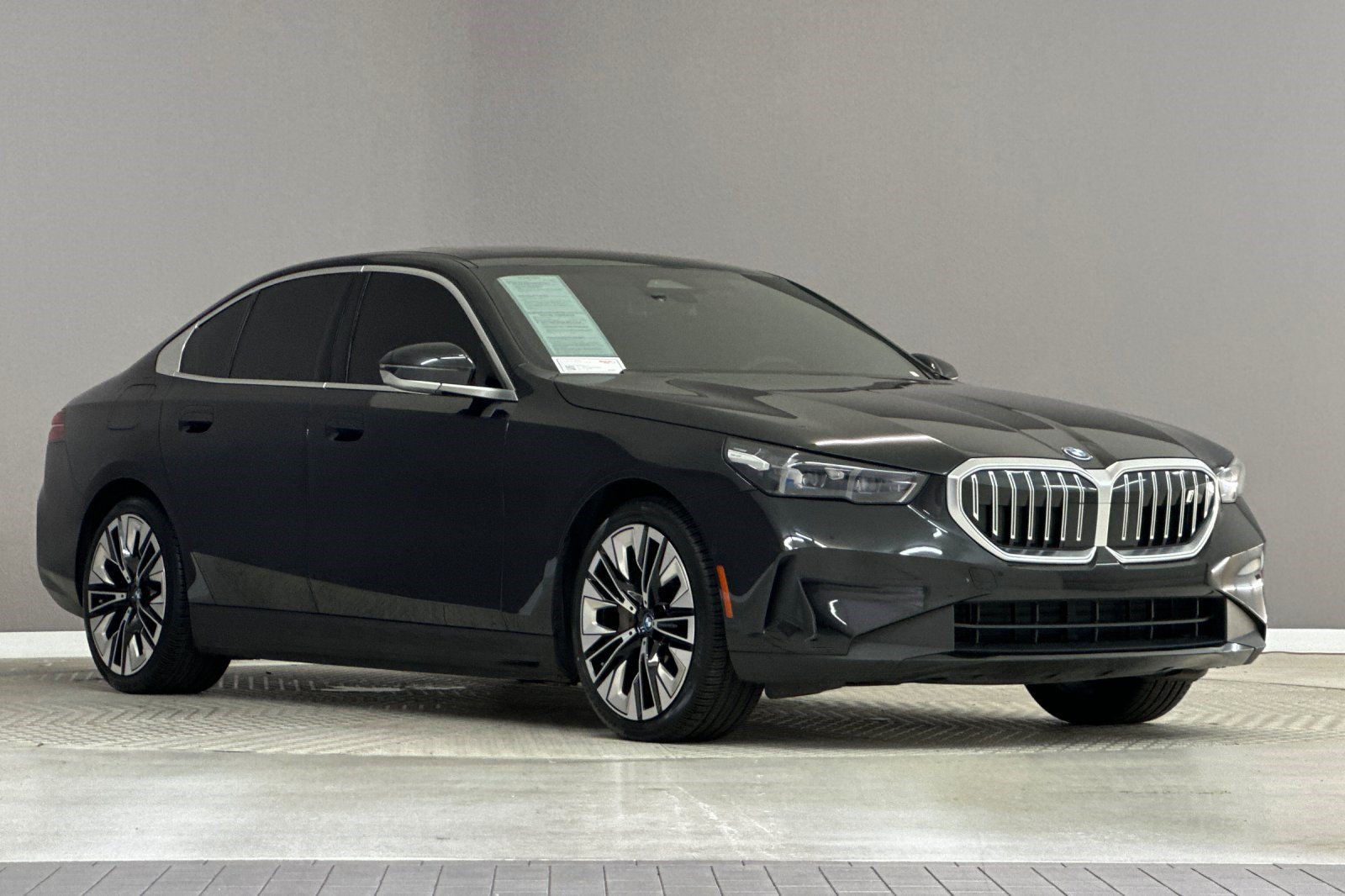 Certified 2024 BMW i5 eDrive40i w/ Convenience Package RWD image 6