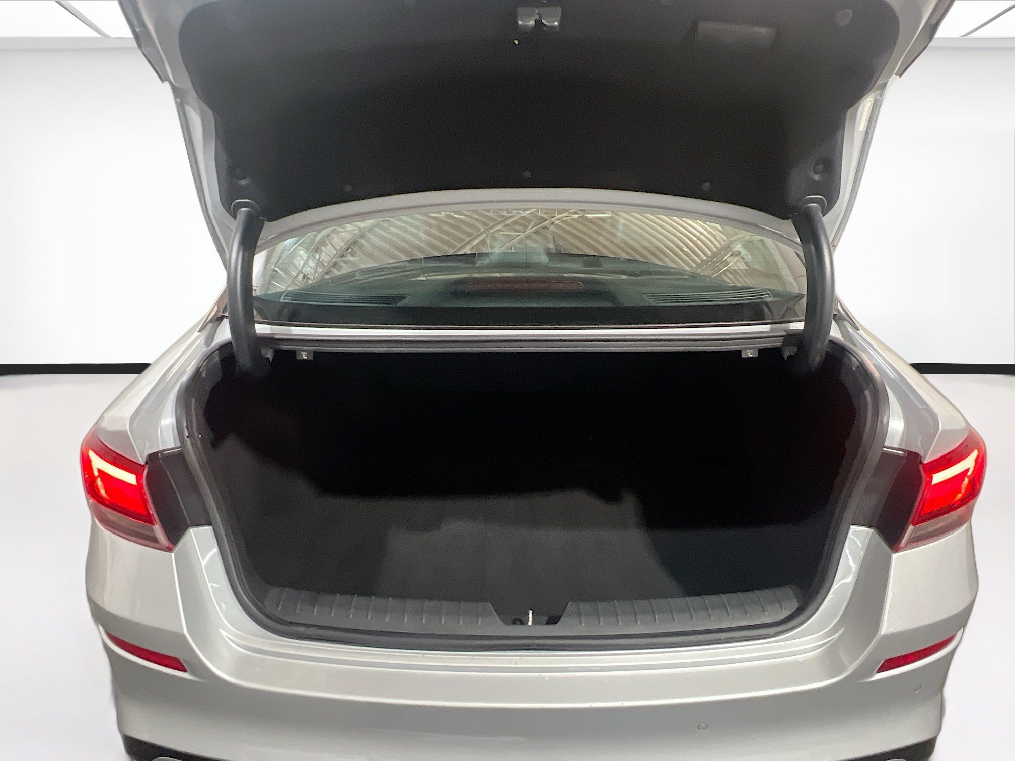 Used 2020 Kia Optima Premium FWD image 20