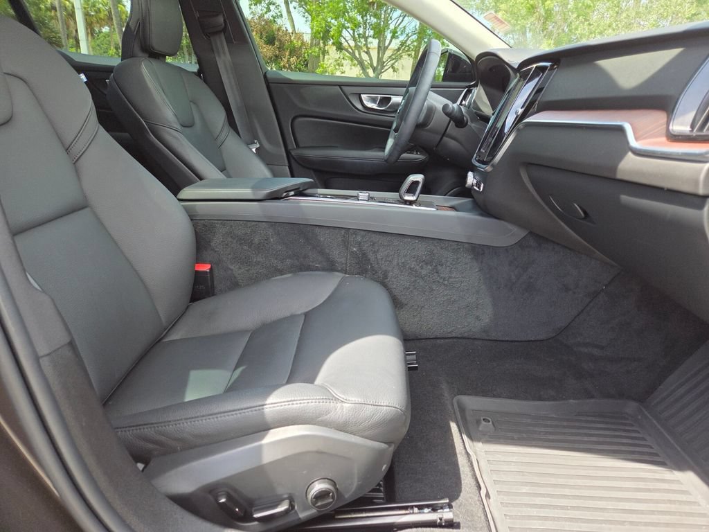Used 2025 Volvo S60 B5 Plus w/ Protection Package Premier FWD image 15