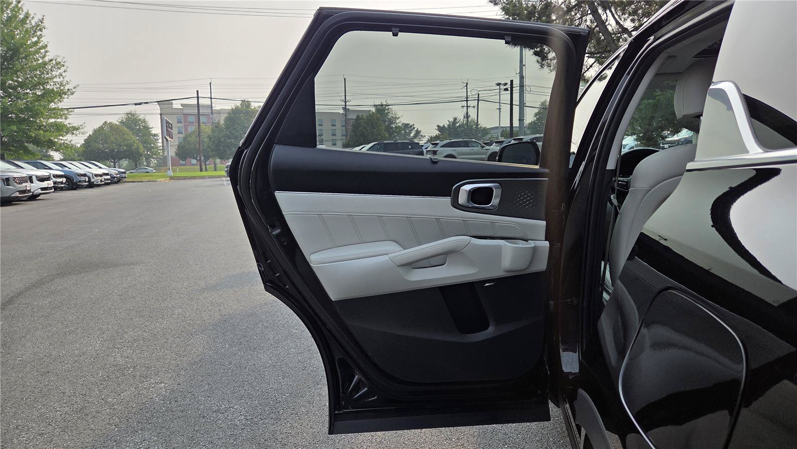 Certified 2023 Kia Sorento SX Prestige w/ Panoramic Sunroof Package AWD/4WD image 29