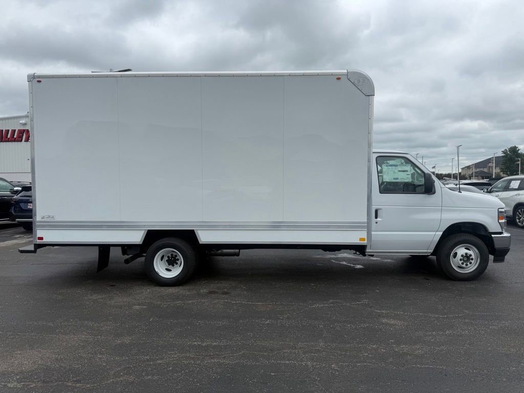 New 2027 Ford E-450 and Econoline 450 Super Duty w/ Power Equipment Group RWD image 2