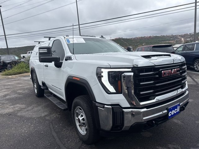 Used 2024 GMC Sierra 2500 Pro w/ Convenience Package image 3