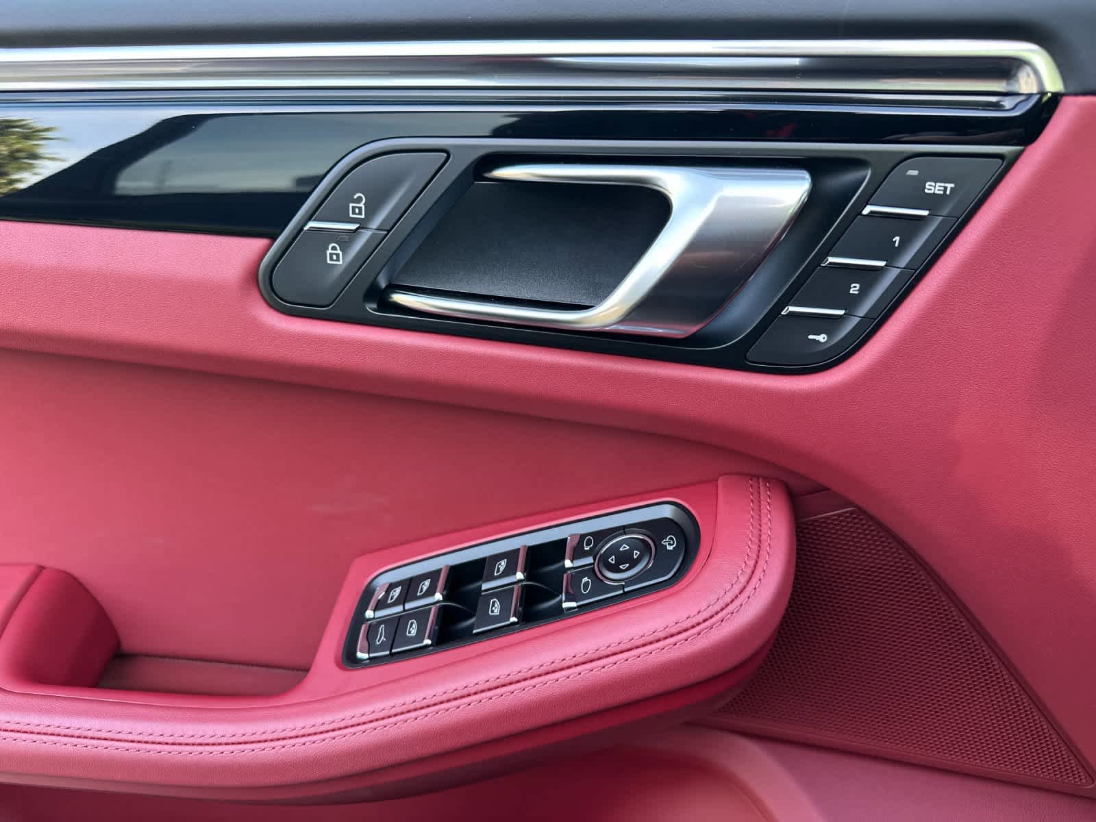 New 2026 Porsche Macan image 12