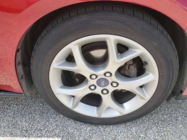 Used 2014 Ford Focus SE w/ Equipment Group 201A FWD image 24