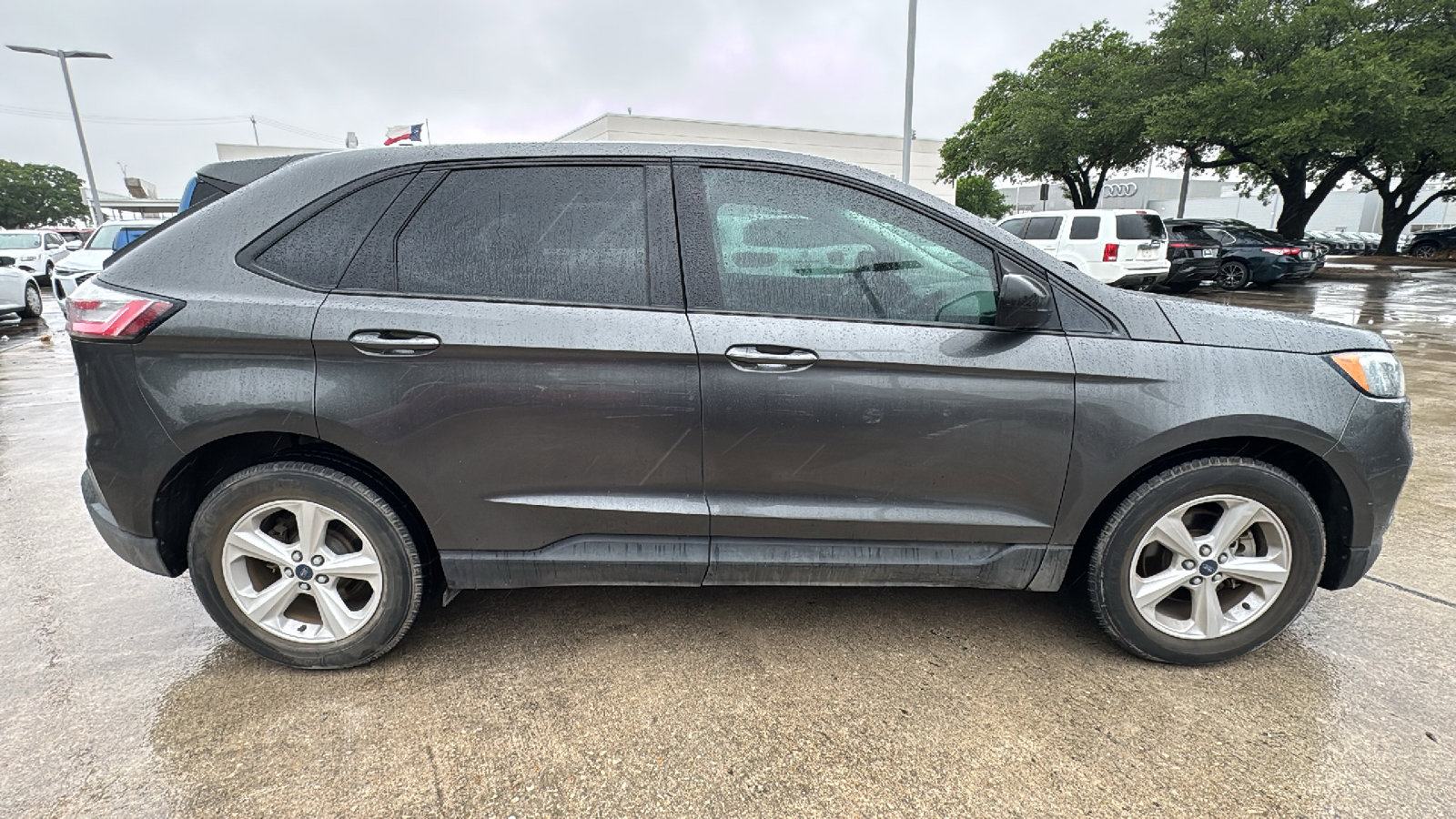 Used 2019 Ford Edge SE image 8