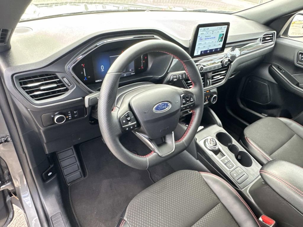 Used 2025 Ford Escape ST-Line AWD/4WD image 17