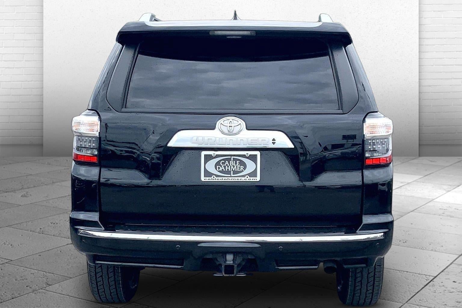 Used 2024 Toyota 4Runner Limited AWD/4WD image 3