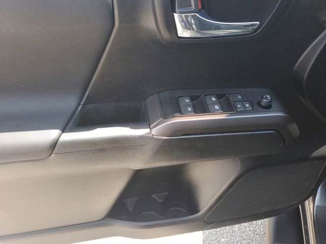 Used 2021 Toyota Tacoma TRD Sport AWD/4WD image 18