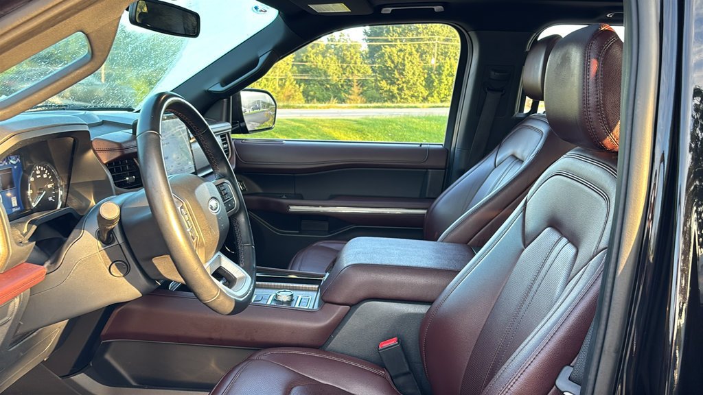 Used 2024 Ford Expedition Max Limited AWD/4WD image 23