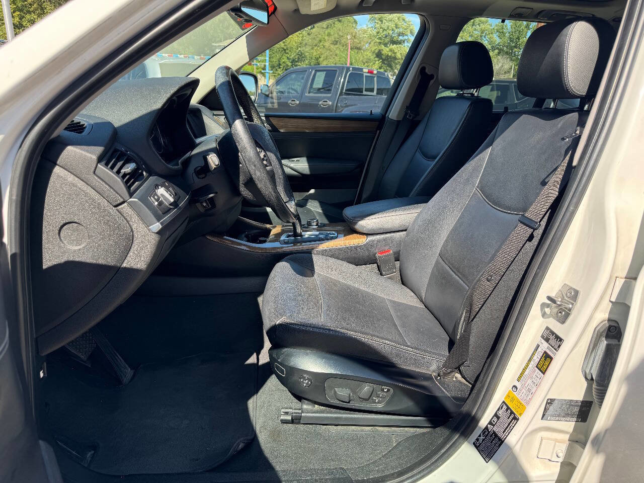 Used 2011 BMW X3 xDrive28i image 9