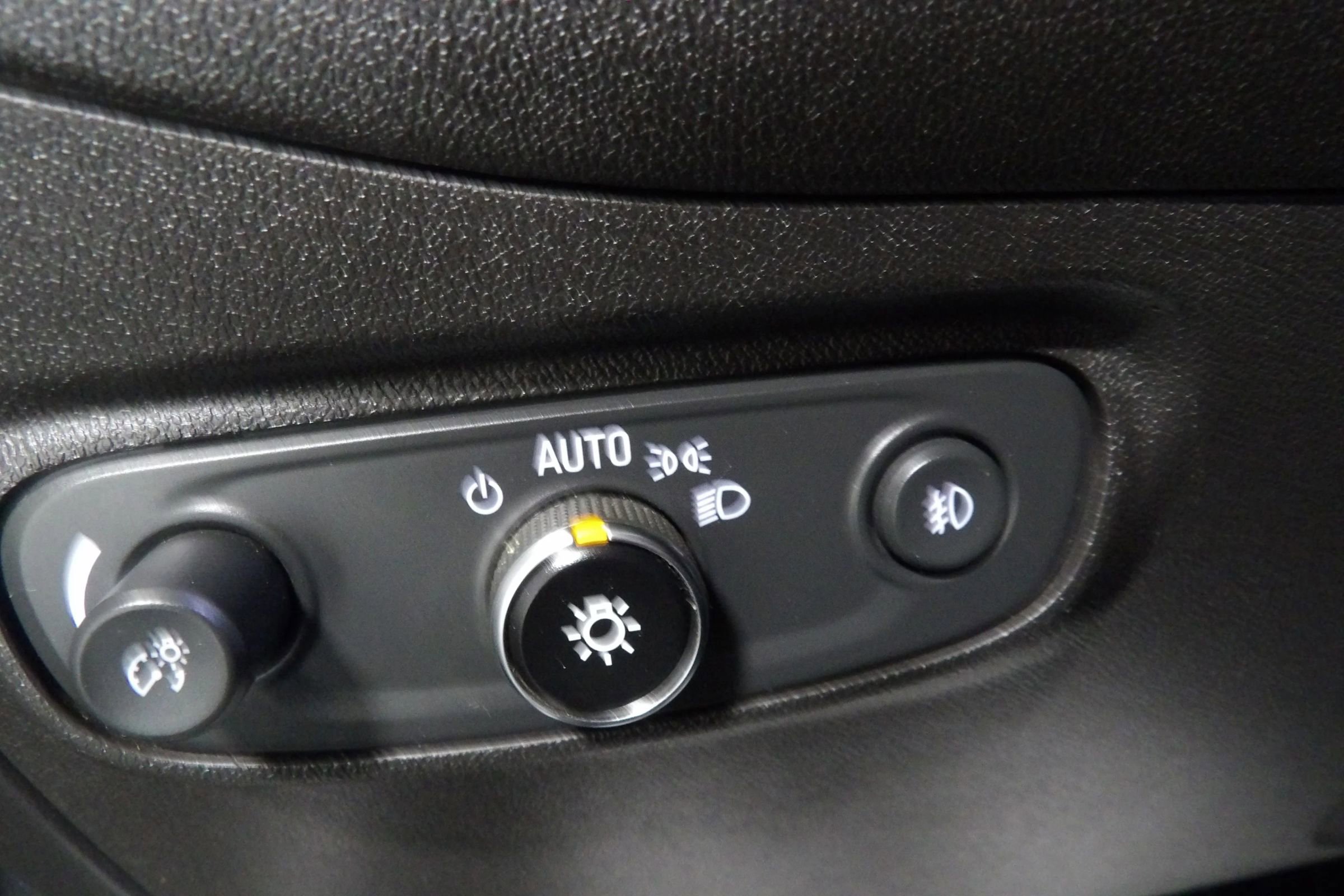 Used 2021 Chevrolet Equinox LT FWD image 21