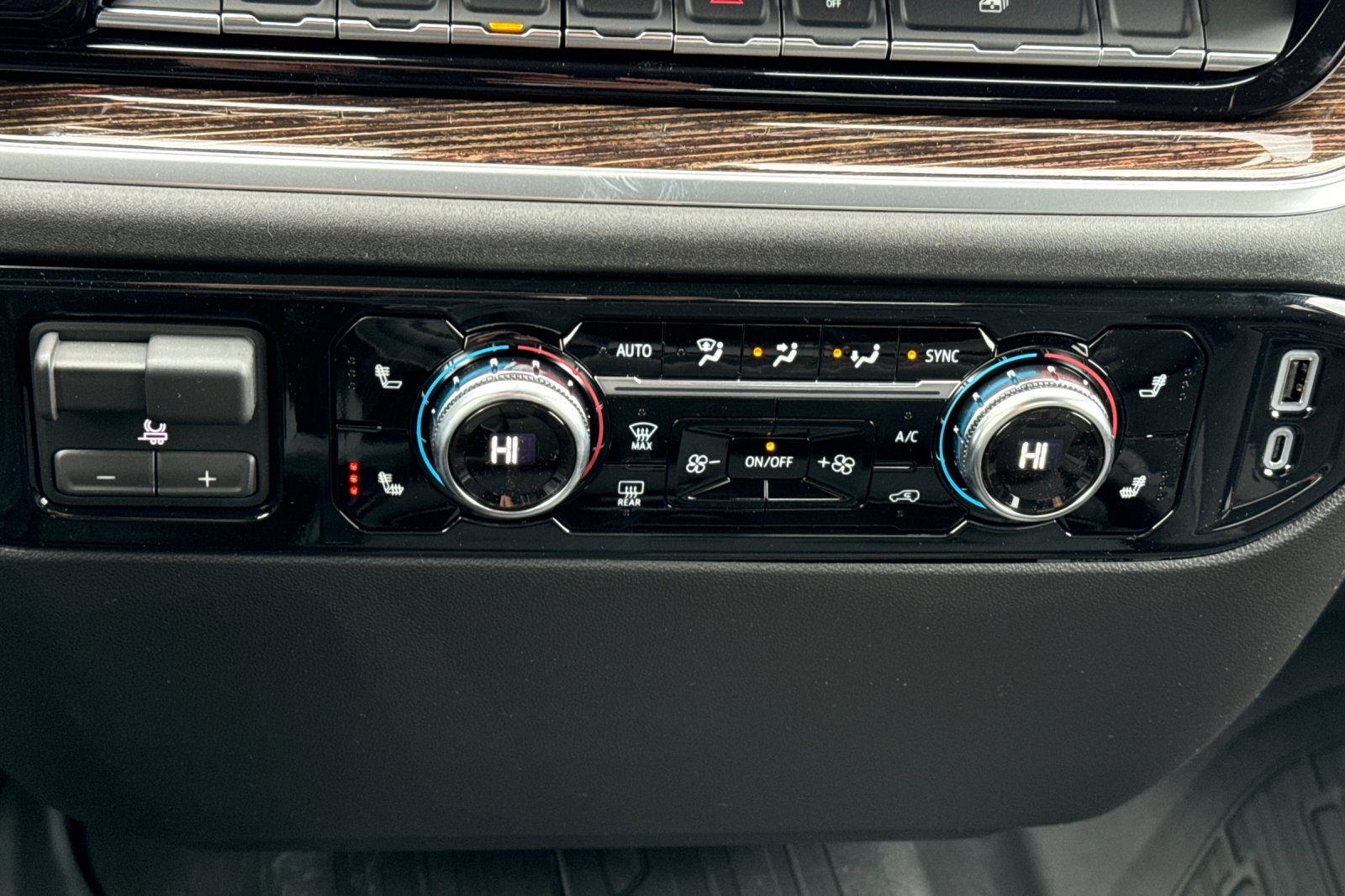 New 2026 GMC Sierra 1500 Elevation w/ Elevation Select Package image 21