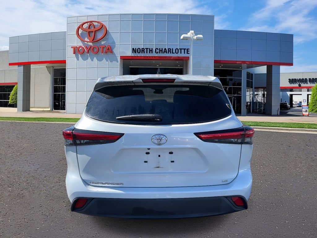 Used 2022 Toyota Highlander LE image 8