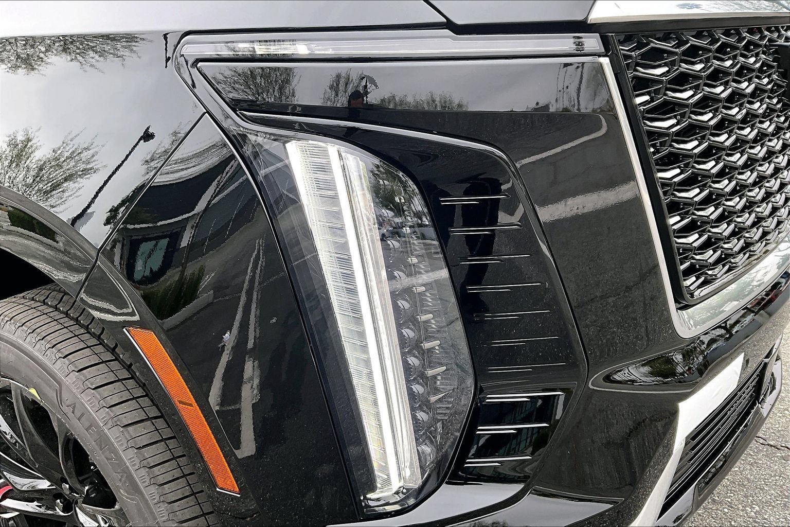 New 2026 Cadillac Escalade Luxury w/ LPO, Floor Liner Package AWD/4WD image 14