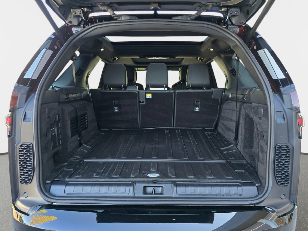 New 2026 Land Rover Discovery Limited Edition AWD/4WD image 12