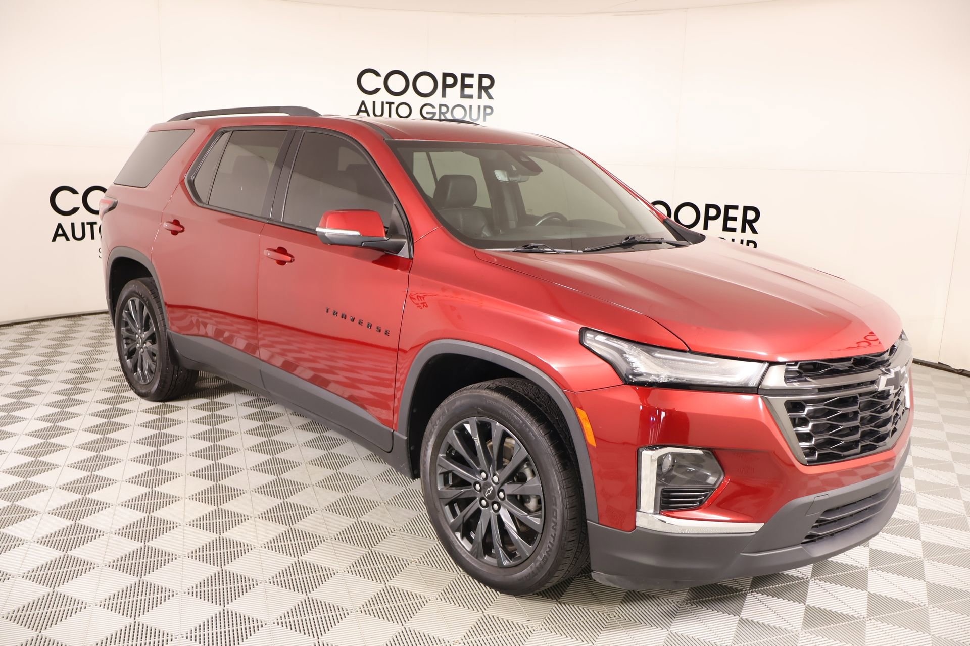 Used 2023 Chevrolet Traverse RS w/ LPO, Floor Liner Package FWD image 1