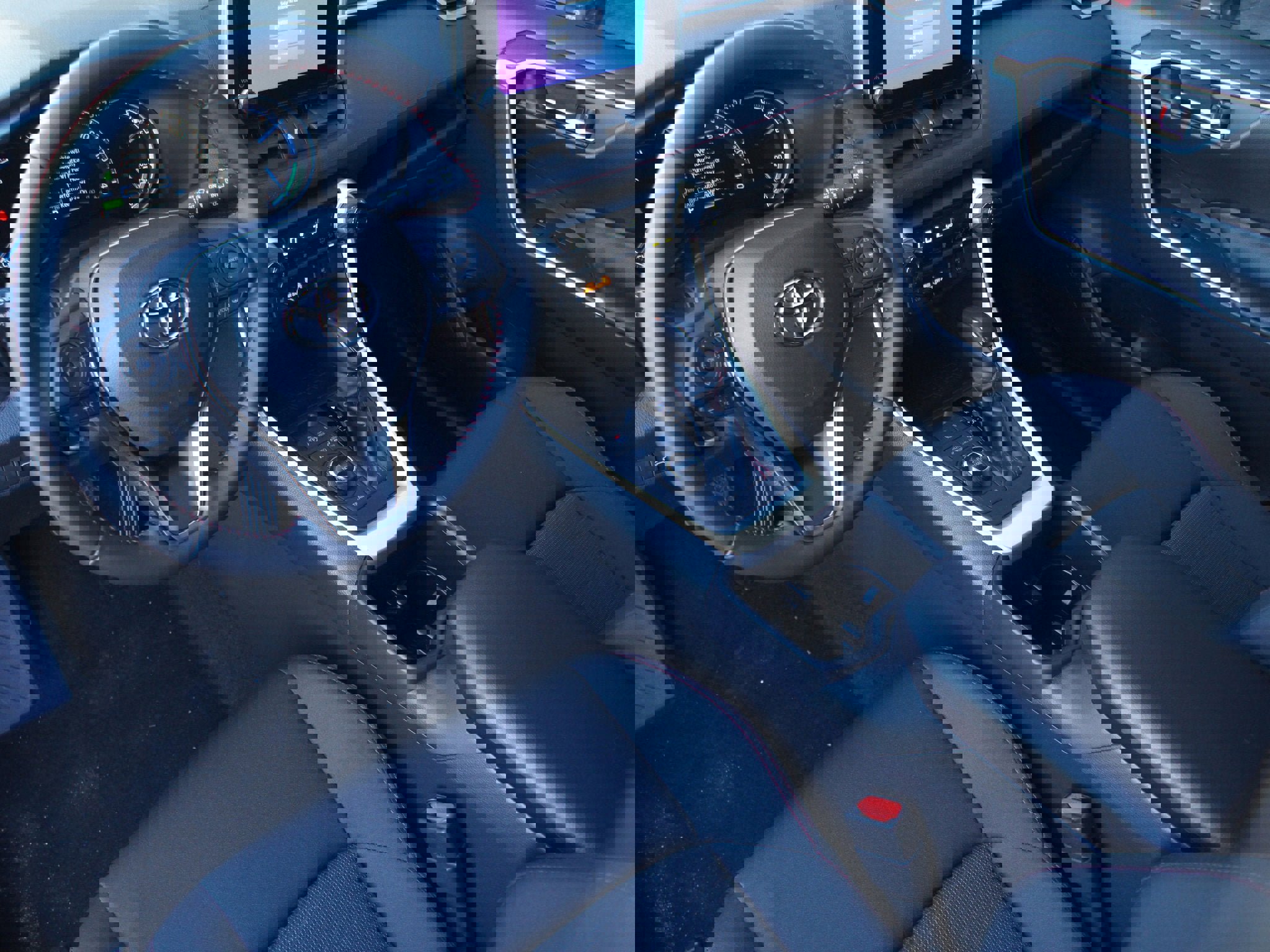 Used 2025 Toyota RAV4 SE image 22