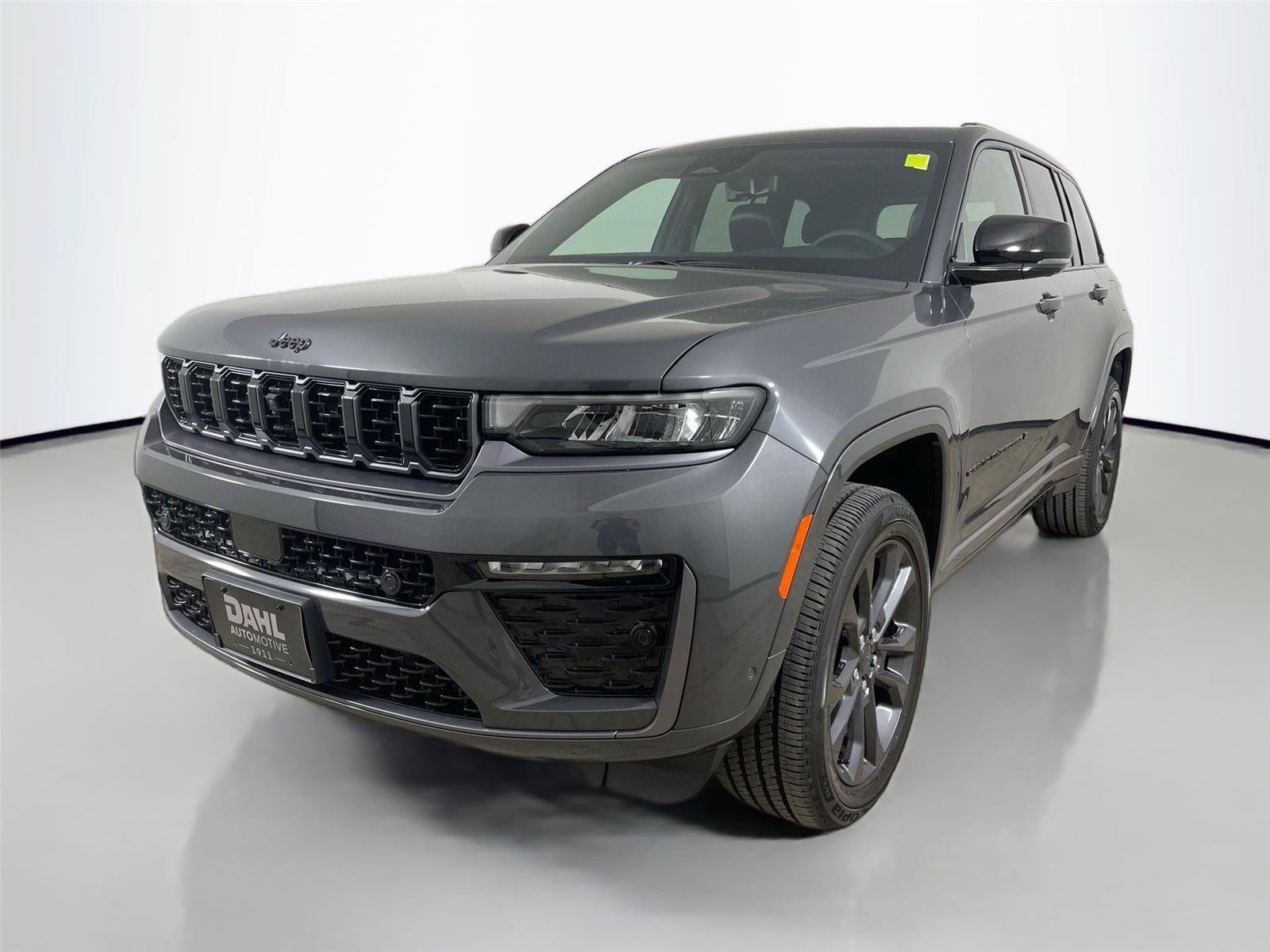 Used 2026 Jeep Grand Cherokee Limited AWD/4WD image 4
